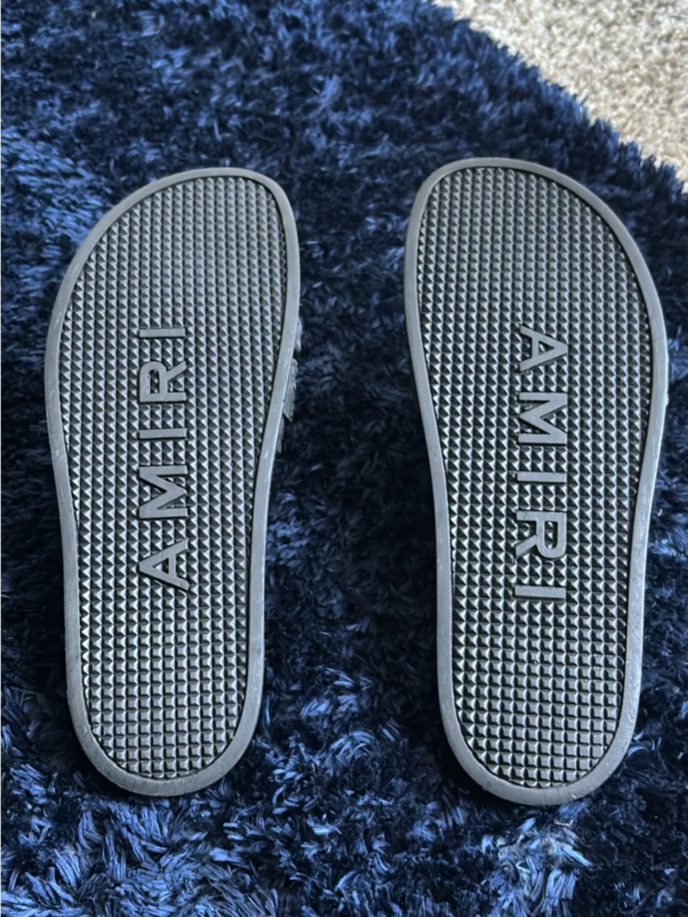 Amiri Pool Chainlink Slides - Picture 5 of 11